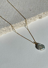 Load image into Gallery viewer, pearl necklace gold