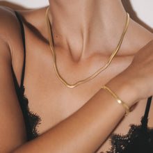 Load image into Gallery viewer, herringbone bracelet / herringbone bracelet gold