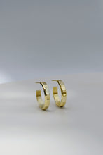 Load image into Gallery viewer, mini-hoop / small-earrings