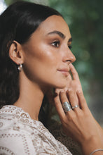 Load image into Gallery viewer, small-hoop-earrings